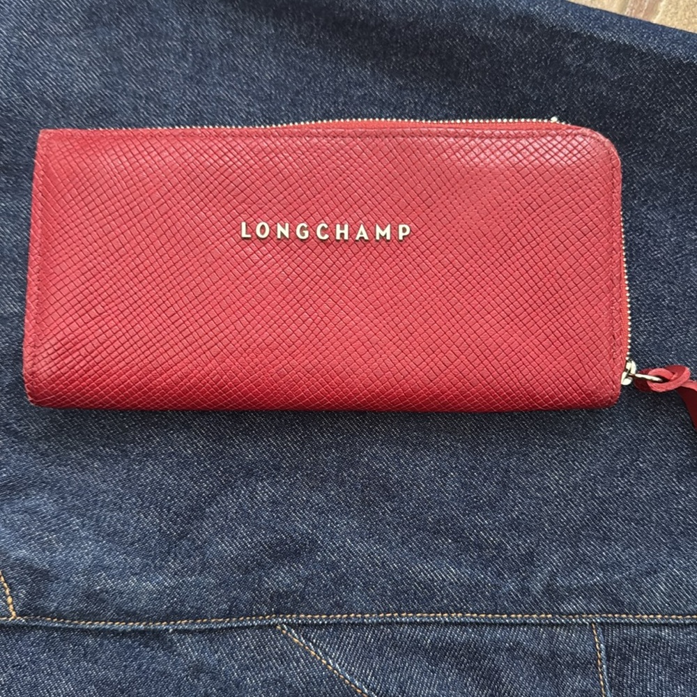 Longchamp Zip Around Wallet in Bright Red Color <E>